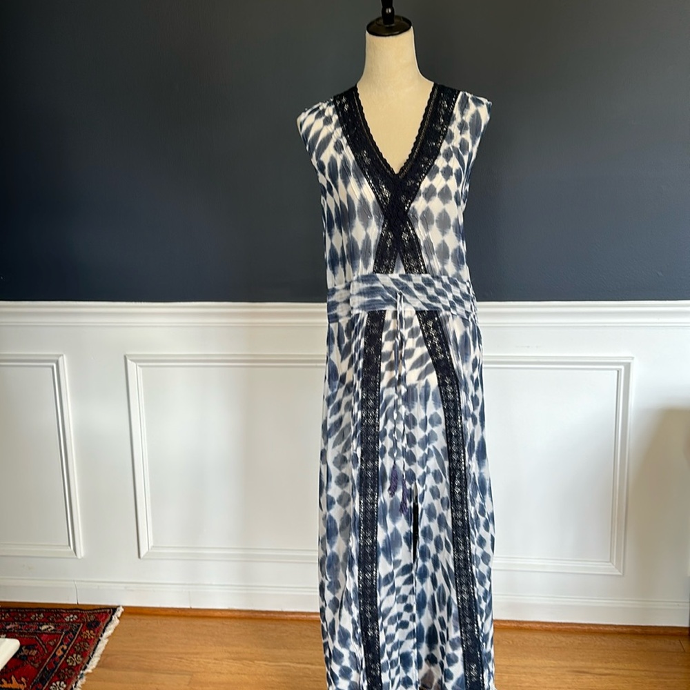 NWOT Letarte handmade sheer cover-up Size M Navy and White with lace detail.